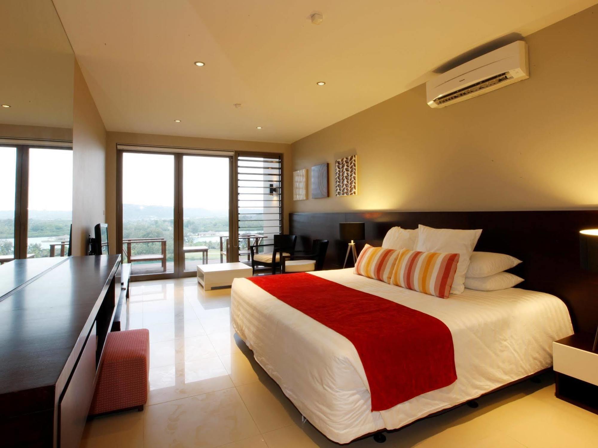 פורט וילה The Terraces Boutique Apartments מראה חיצוני תמונה